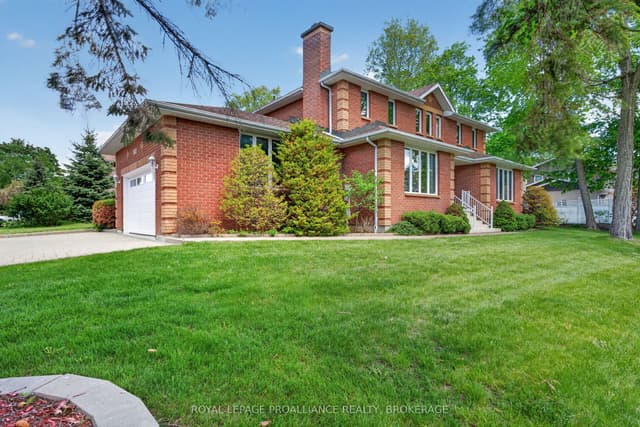 Detached at 542 RANKIN Crescent, Kingston, ON K7M 7L4