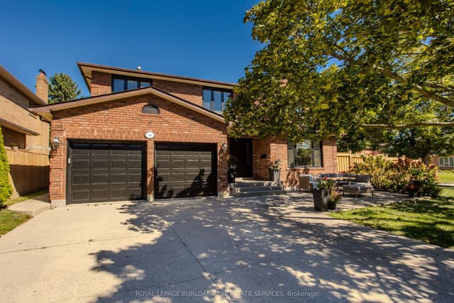 Detached at 541 Hambling Court, Burlington, ON L7N 3S4