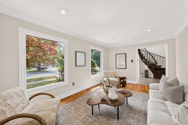 Detached at 19 Tomlinson Circle, Markham, ON L3R 9L1