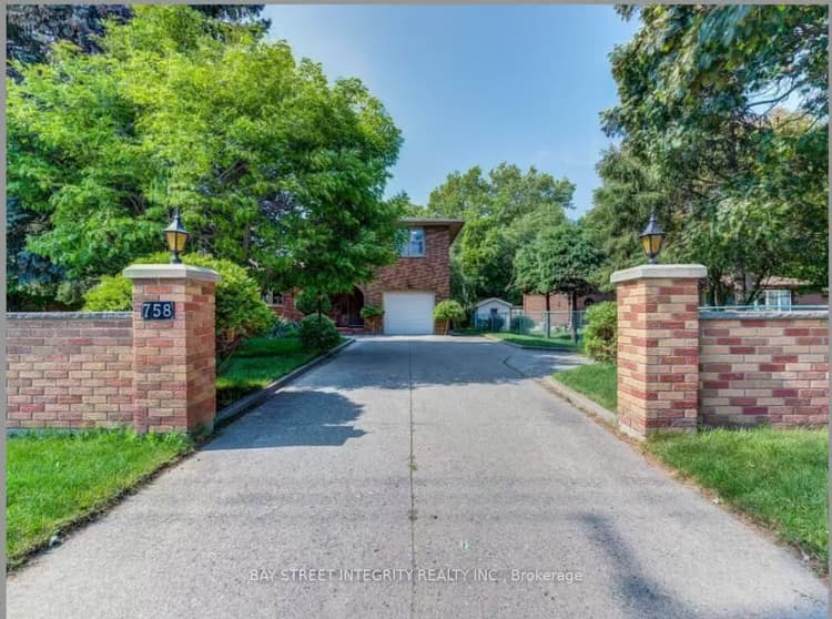 Upper 758 Bradley Avenue