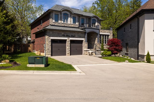 Detached at 125 Paliser Court, Oakville, ON L6K 2H1