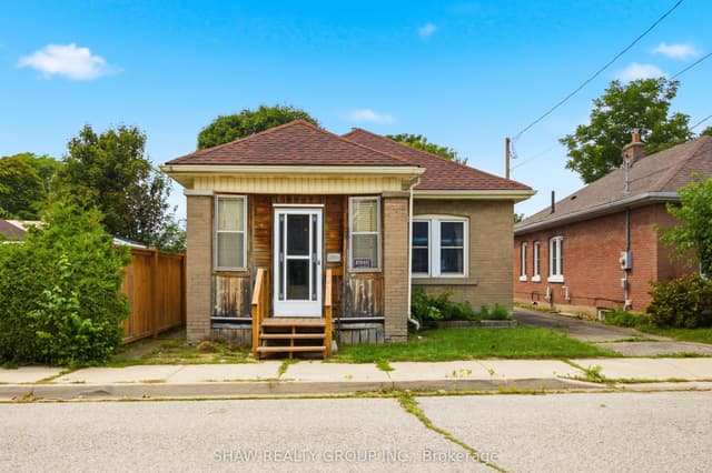 Detached at 26 Maitland Street, Brantford, ON N3S 6K8