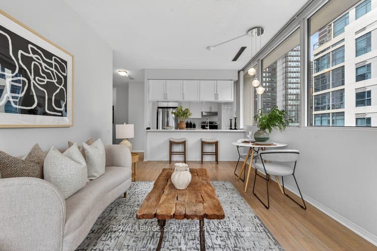 555 Yonge Street