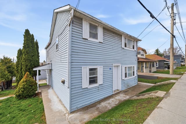 Duplex at 199 Dundas Street E, Quinte West, ON K8V 1L7