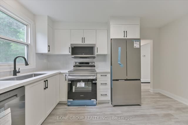 Detached at 18160 Leslie Street, East Gwillimbury, ON L9N 0M5