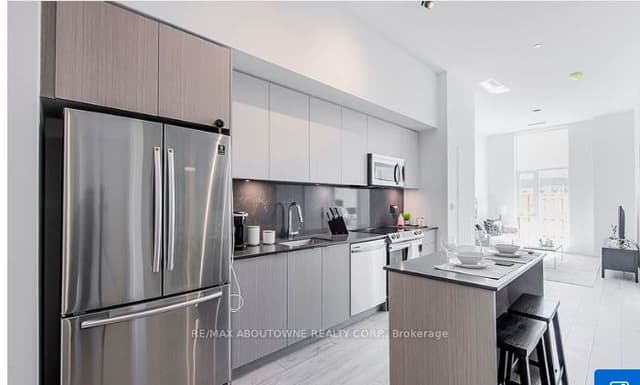 Condo Apartment at 125 Bronte Road A917, Oakville, ON L6L 3C1