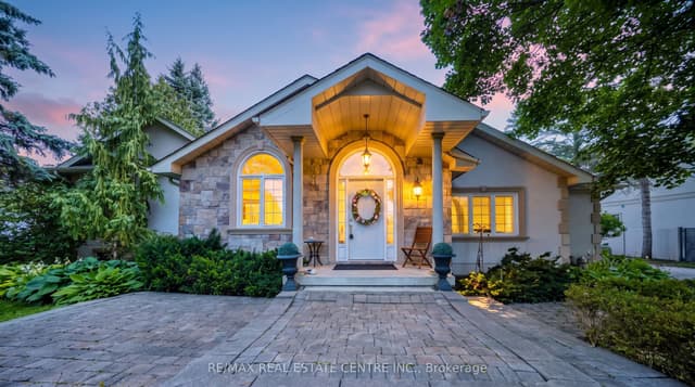Detached at 6961 Second Line W, Mississauga, ON L5W 1A1