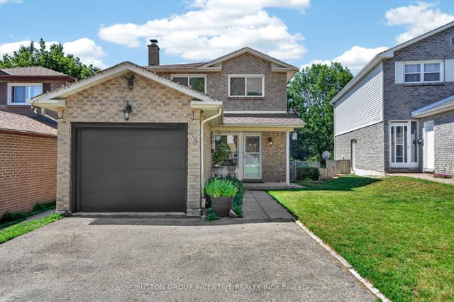 Detached at 26 Fox Run, Barrie, ON L4N 5L5