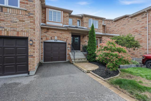 Att/Row/Townhouse at 620 Bondi Avenue, Newmarket, ON L3Y 8S8