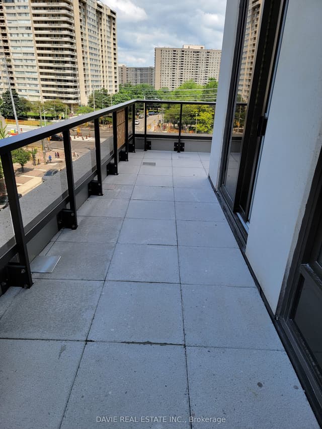 Condo Apartment at 30 Elm Drive W 401, Mississauga, ON L5B 0N6