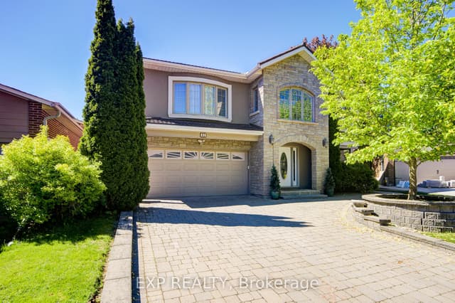 Detached at 82 Derby Court, Newmarket, ON L3Y 5Z9