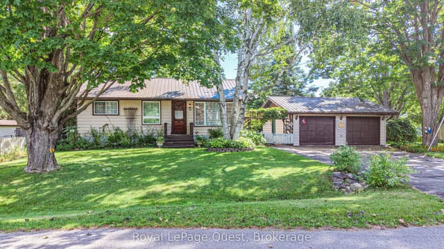 Detached at 17 Hughes Road E, Orillia, ON L3V 2L9
