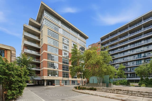 Condo Apartment at 19 Brant Street 204, Toronto, ON M5V 2L2, Toronto C01
