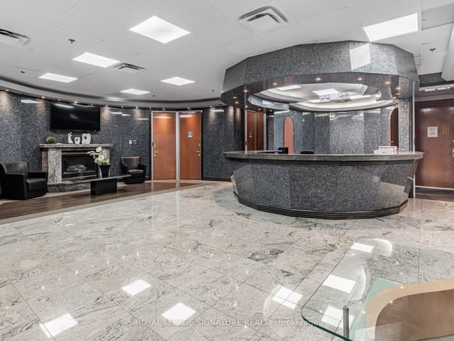 Office at 25 Mallard Road, Toronto, ON M3B 1S4, Toronto C13