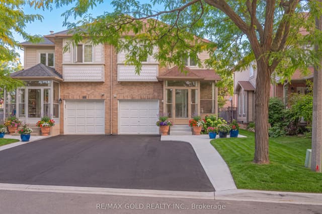 Semi-Detached at 15 Amazon Court, Brampton, ON L6R 1C7