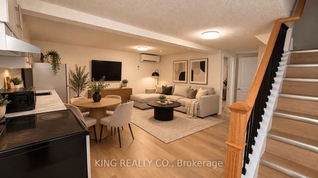 Detached at 14 Greenbush Court, Brampton, ON L6S 2K2