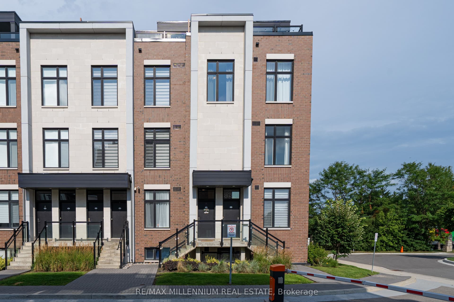 Suite U208, Unit U208 · 9560 Islington Ave