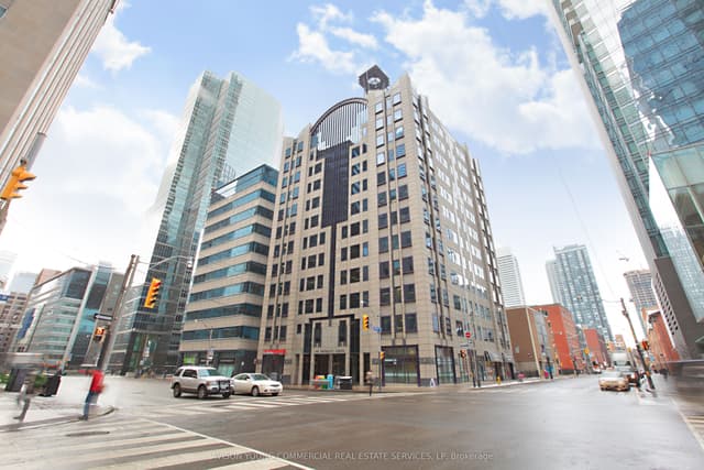 Office at 170 University Avenue 400, Toronto, ON M5H 3B3, Toronto C01