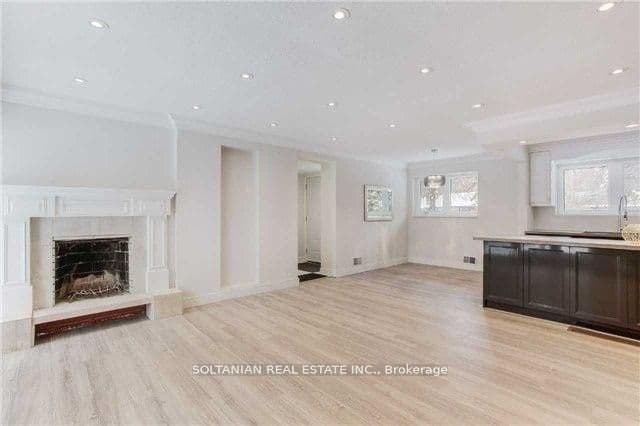 Detached at 44 Tremont Crescent, Toronto, ON M3B 2S2, Toronto C13
