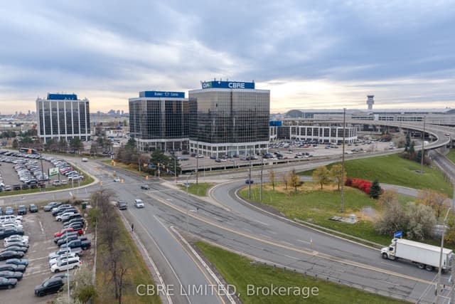 Office at 5935 Airport Road 300, Mississauga, ON L4V 1W5