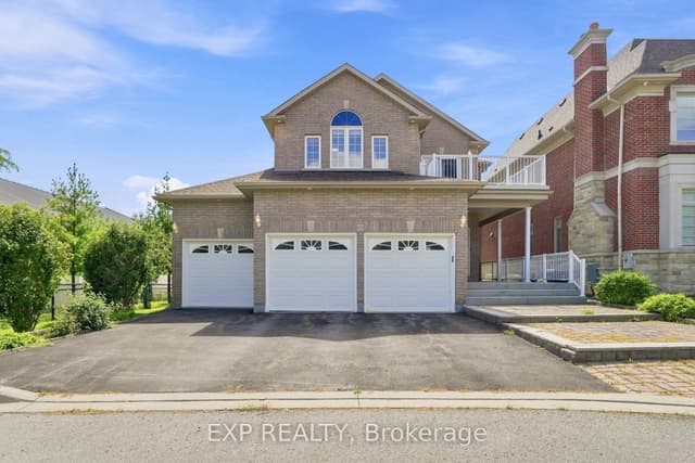 Detached at 33 Valleyford Avenue, Richmond Hill, ON L4C 0A7