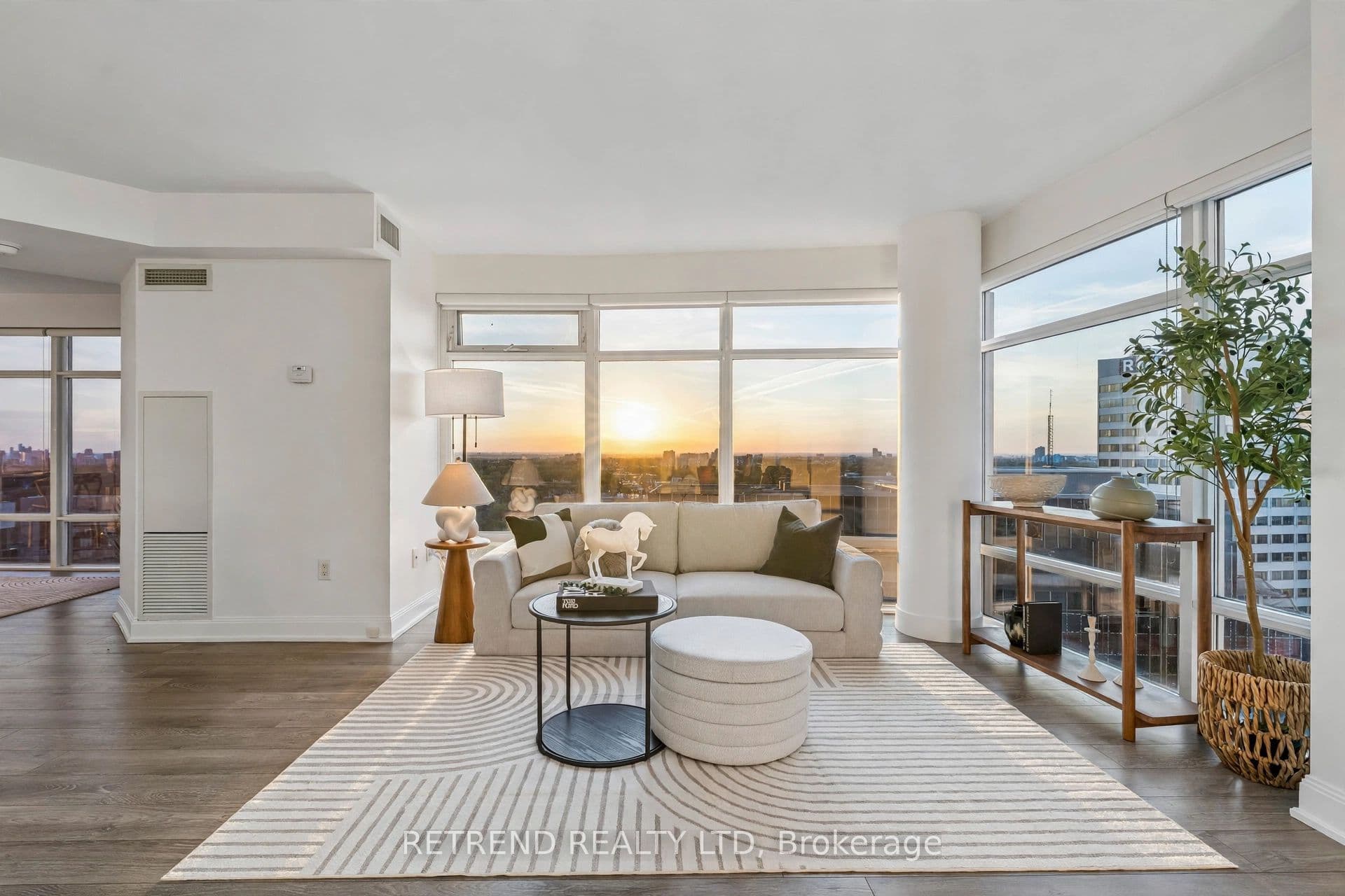 Suite 2808 · Floor 28, Unit 2808 · 2191 Yonge St