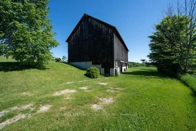 Farm at 10817 Halls Lake Sd Rd Barn, Caledon, ON L7E 3N8