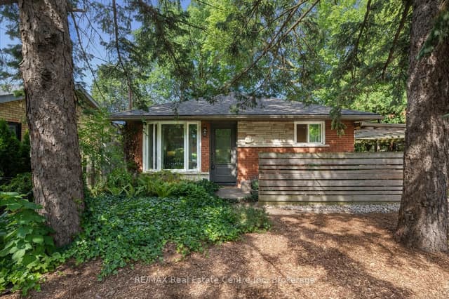 Detached at 277 KATHLEEN Street, Guelph, ON N1H 4Y7