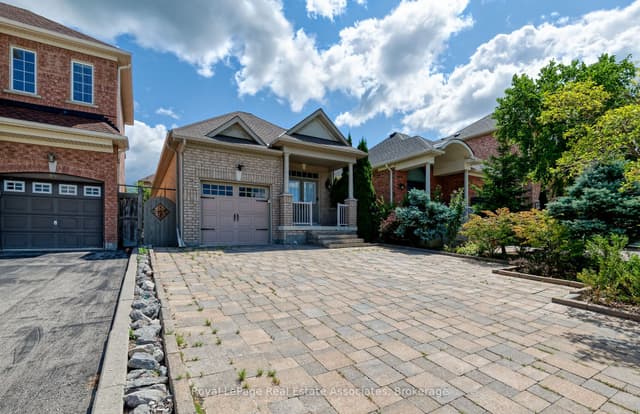 Detached at 41 Greenview Circle Lower, Vaughan, ON L6A 0B5