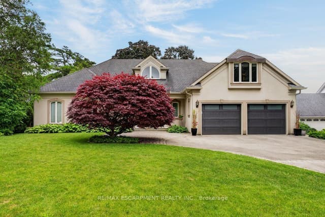 Detached at 3312 Lakeland Crescent, Burlington, ON L7N 1B8