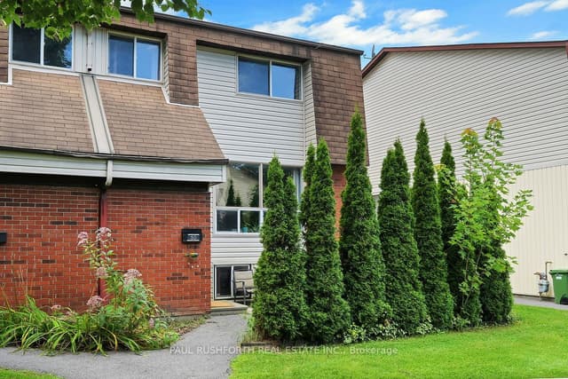 Condo Townhouse at 5 Sonnet Crescent D, Bells Corners and South to Fallowfield, ON K2H 8W8