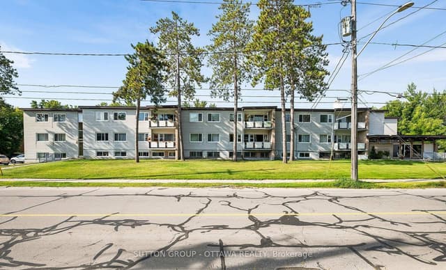 Multiplex at 5 Rogers Road, Perth, ON K7H 1N9
