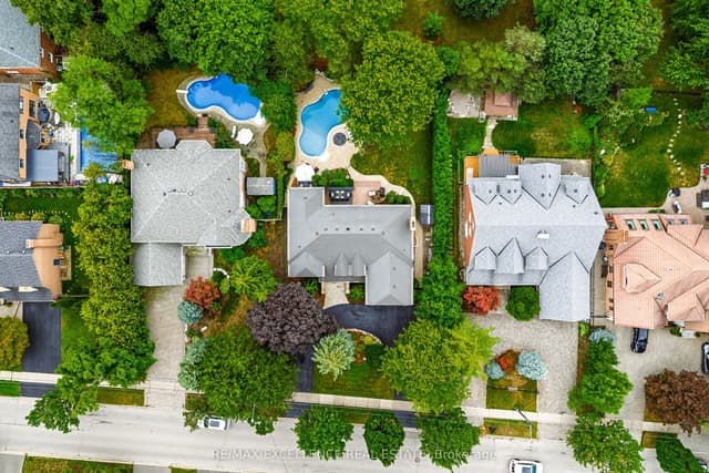 Detached at 2446 Hammond Road, Mississauga, ON L5K 1T2