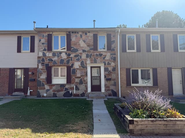 Condo Townhouse at 270 Timberbank Boulevard 42, Toronto, ON M1W 2M1, Toronto E05