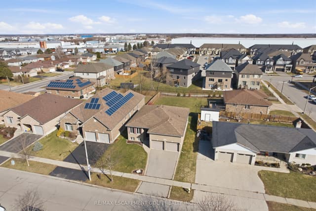 Detached at 9 Pace Avenue, Brantford, ON N3S 7V4