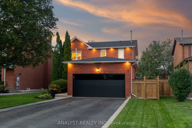 Detached at 7 Compton Court, Caledon, ON L7E 1L4