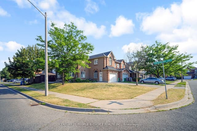 Detached at 2 Checkerberry Crescent, Brampton, ON L6R 2T2