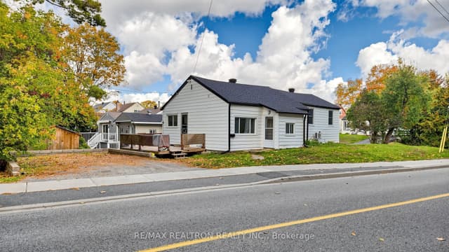 Detached at 31 Isabella Street, Parry Sound, ON P2A 1M2