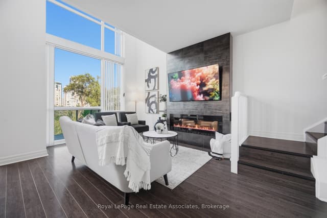 Condo Apartment at 220 Burnhamthorpe Road W 305, Mississauga, ON L5B 4N4