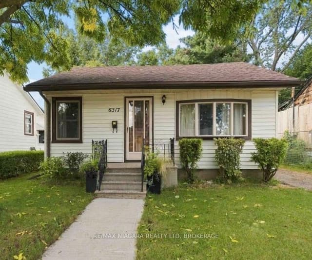 Detached at 6317 Churchill Street, Niagara Falls, ON L2G 2X5