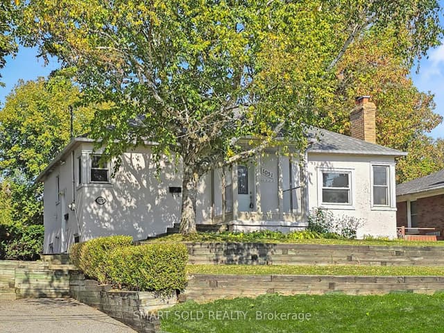 Detached at 1051 Janette Street, Newmarket, ON L3Y 3C4