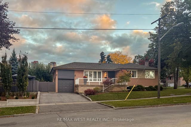 Detached at 82 Renault Crescent, Toronto, ON M9P 1J6, Toronto W09