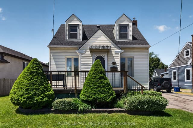 Detached at 71 Scholfield Avenue S, Welland, ON L3B 1N4