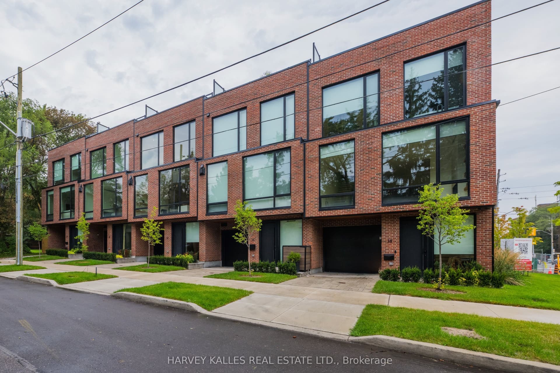 32 Evergreen Gardens in M4G