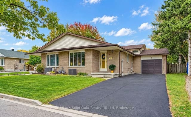 Semi-Detached at 15 Uxbridge Crescent, Kitchener, ON N2E 2S2