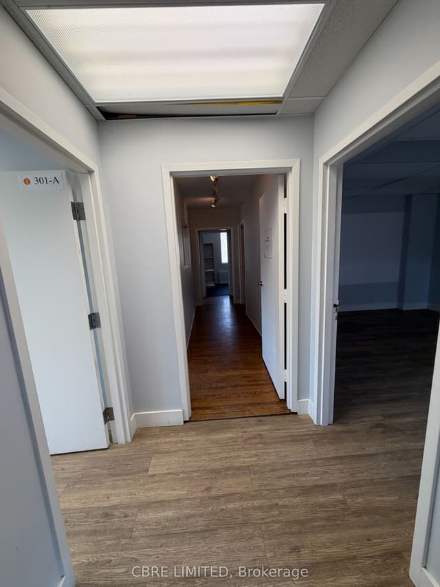 Office at 1055 Yonge Street 301, Toronto, ON M4W 2L2, Toronto C09