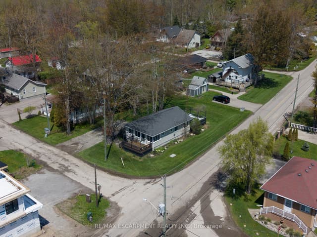 Detached at 21 FERRIS Street, Norfolk, ON N0E 1W0