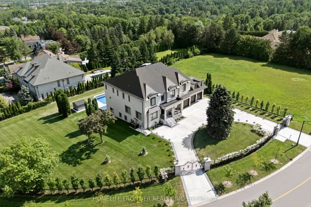 Detached at 731 Woodland Acres Crescent, Vaughan, ON L6A 1G2