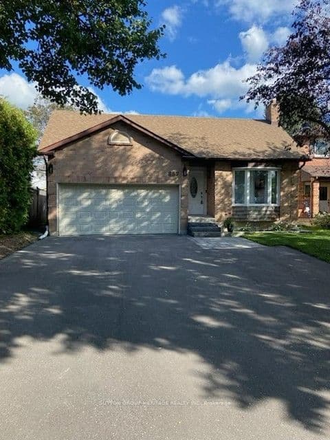 Detached at 887 Lavis Court, Oshawa, ON L1K 1W1