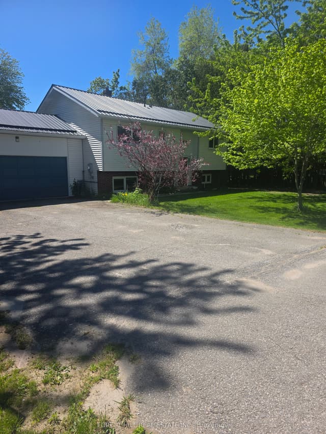 Detached at 859 Lakeshore Road E, Oro-Medonte, ON L0L 1T0